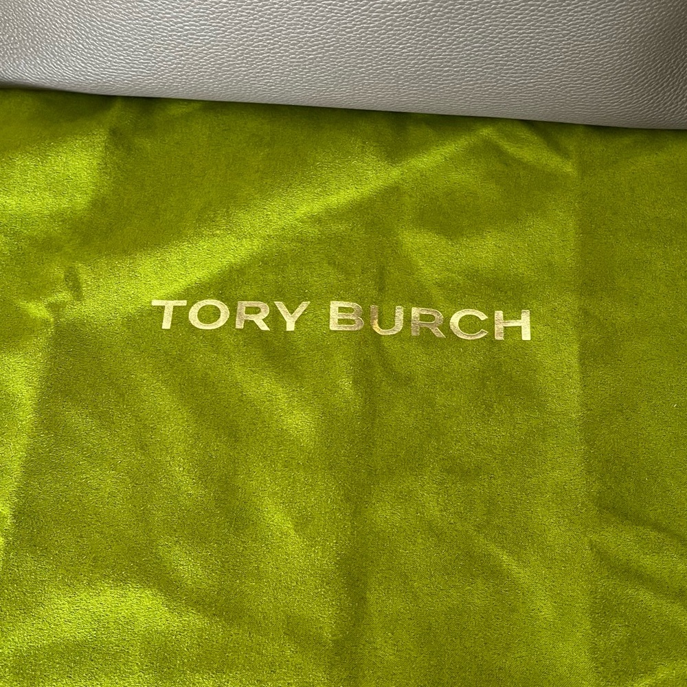 Tory Burch McGraw Pebbled Leather Tote in Silver Maple - Picture 2 of 13